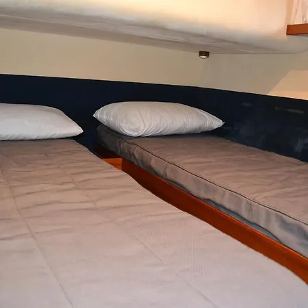 Botel Yacht 14 Mt Boat And Breakfast La Spezia