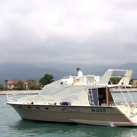 Botel Yacht 14 Mt Boat And Breakfast La Spezia